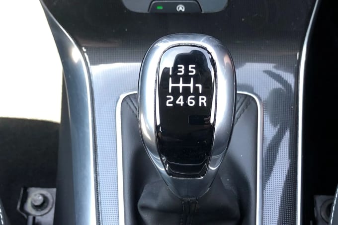 2018 Volvo V40