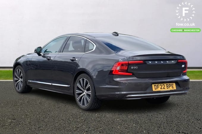 2022 Volvo S90