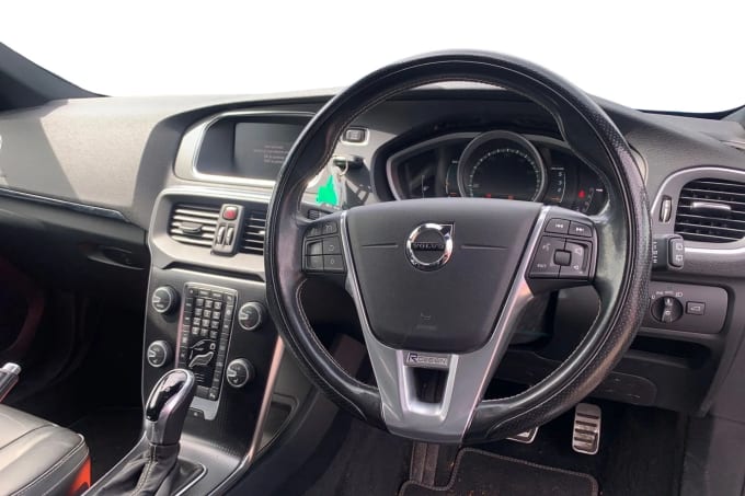 2018 Volvo V40