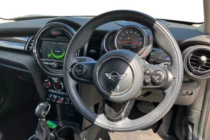 2016 Mini Hatch