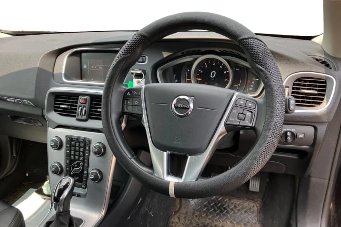2018 Volvo V40