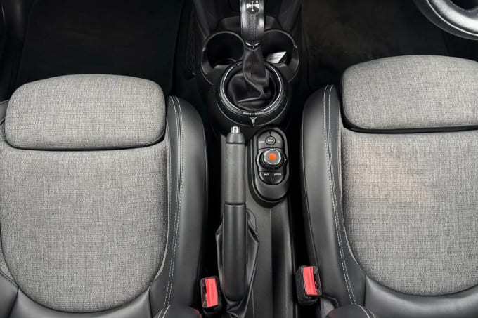 2017 Mini Hatch