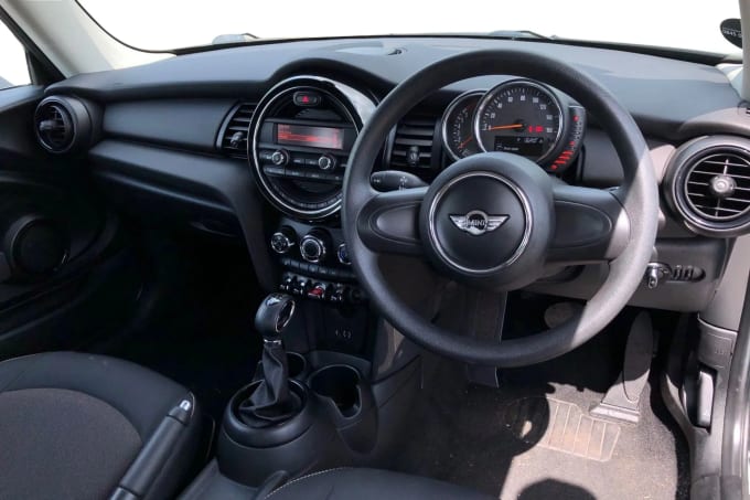 2017 Mini Hatch