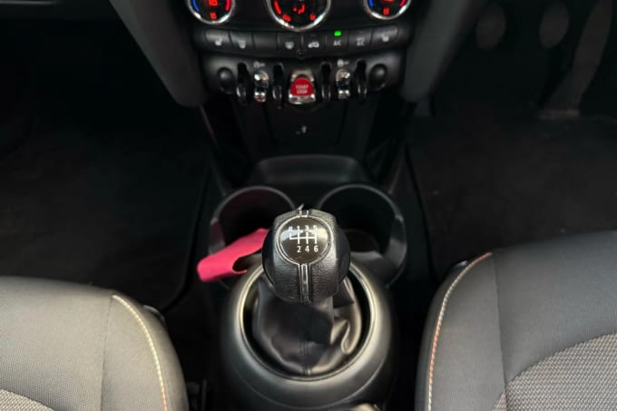 2022 Mini Hatch