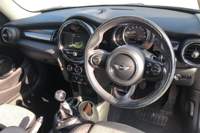 2017 Mini Hatch