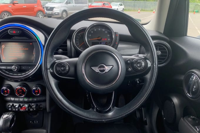 2016 Mini Hatch