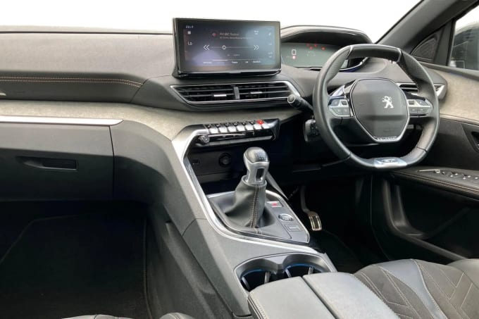 2021 Peugeot 5008