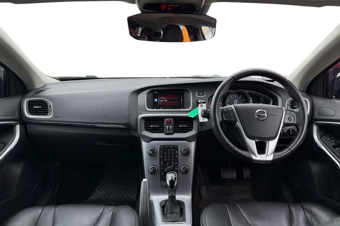 2018 Volvo V40