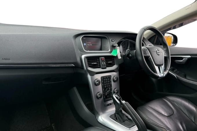 2018 Volvo V40