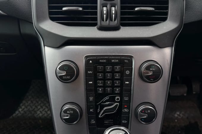 2018 Volvo V40