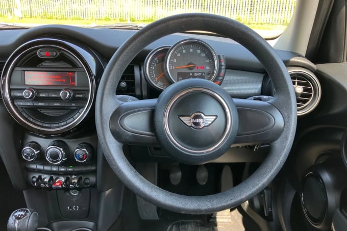 2017 Mini Hatch