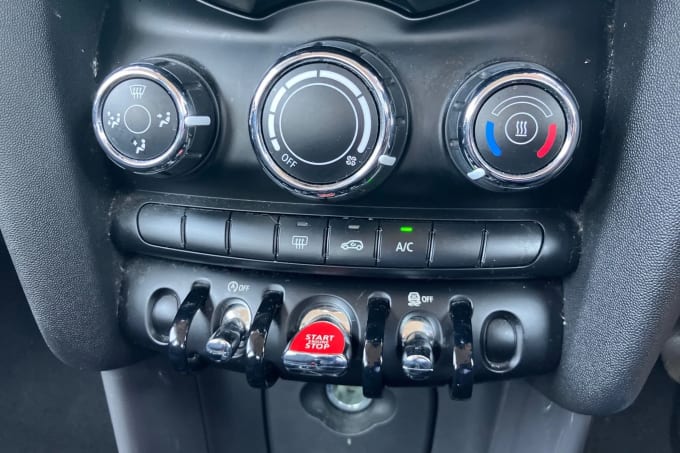 2017 Mini Hatch