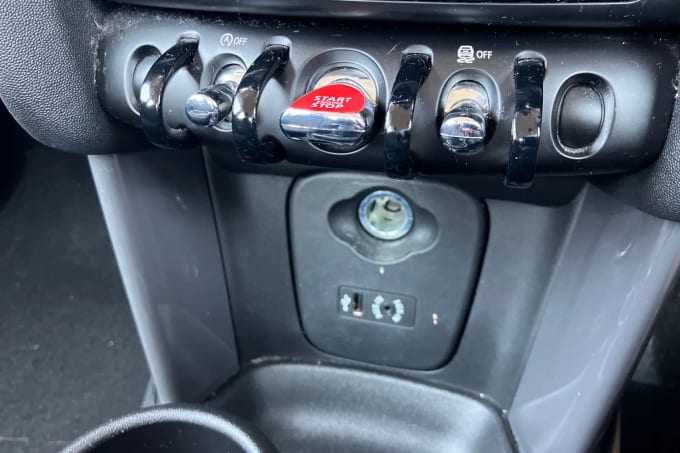 2017 Mini Hatch