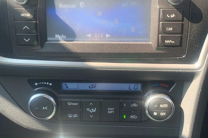 2015 Toyota Auris