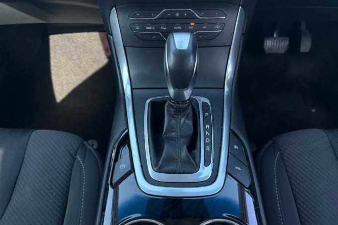 2017 Ford Edge
