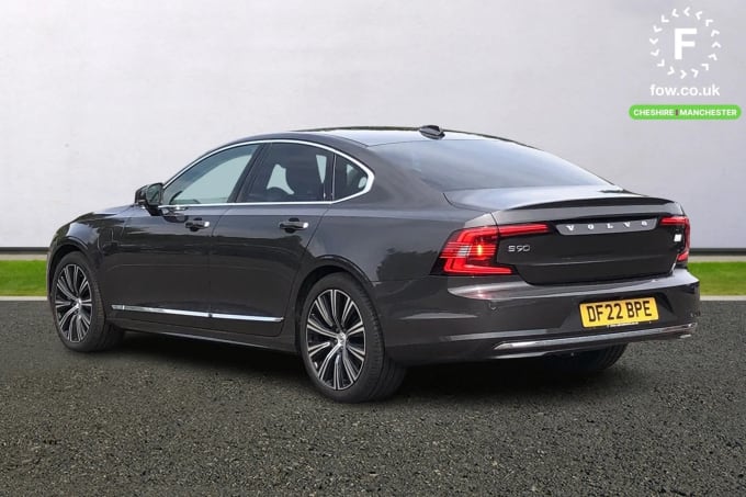 2022 Volvo S90