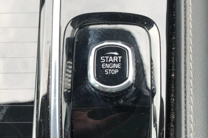 2022 Volvo S90