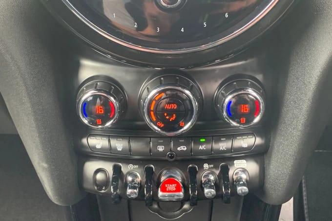2023 Mini Hatch