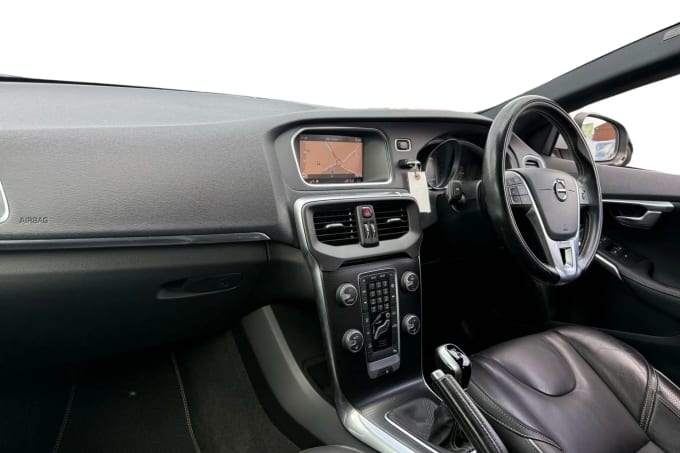 2019 Volvo V40