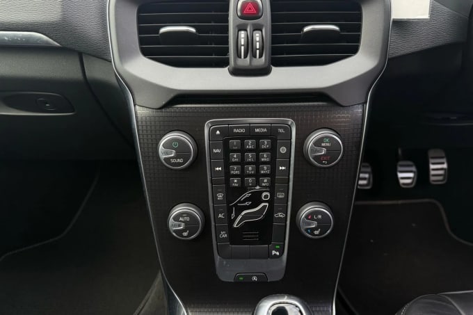 2019 Volvo V40
