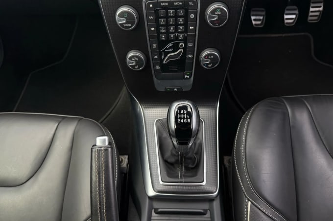 2019 Volvo V40