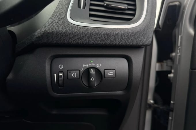 2019 Volvo V40
