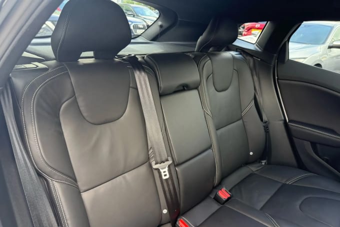 2019 Volvo V40