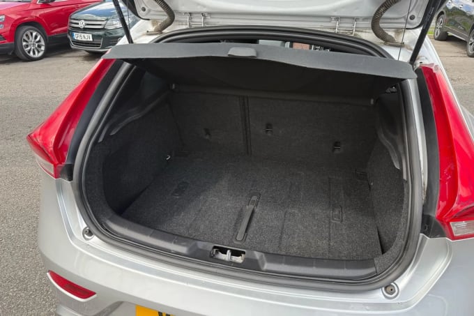 2019 Volvo V40