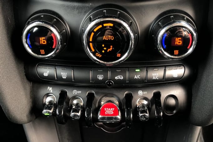 2020 Mini Hatch