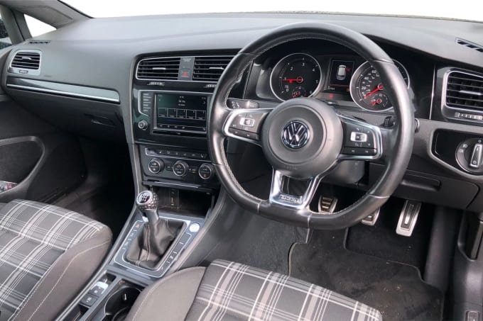 2016 Volkswagen Golf
