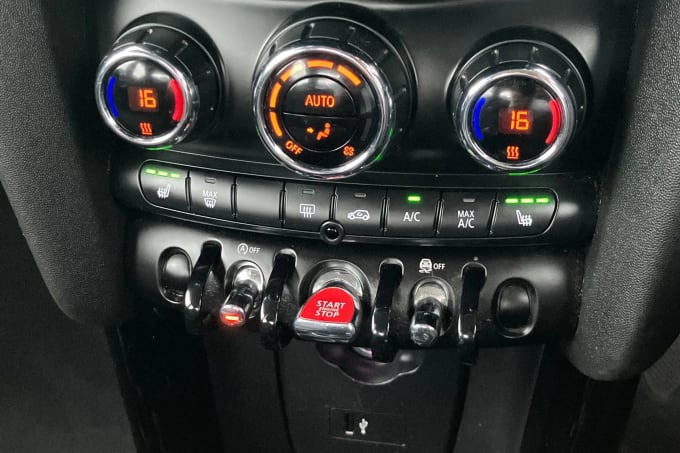2022 Mini Hatch
