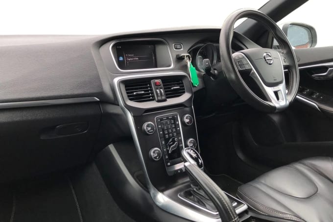 2018 Volvo V40