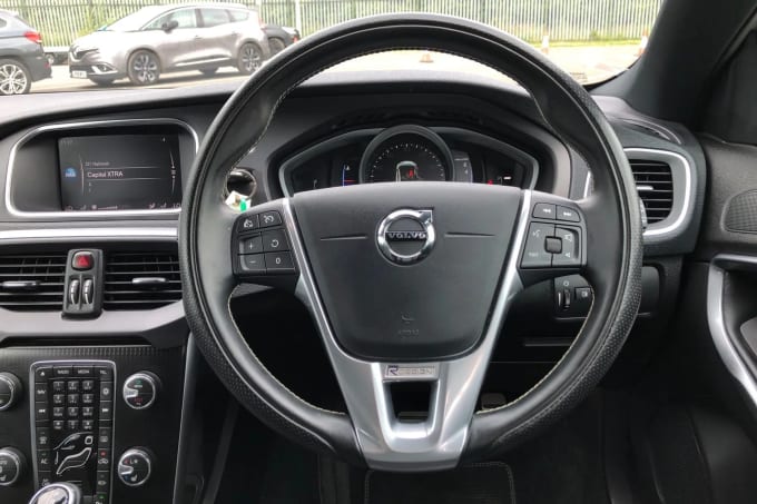 2018 Volvo V40