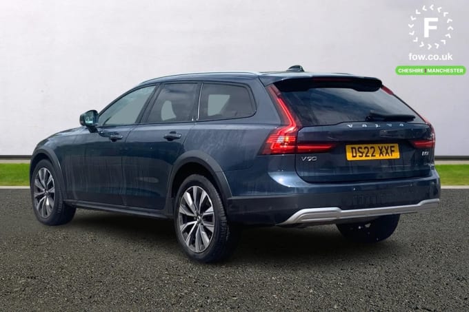2022 Volvo V90