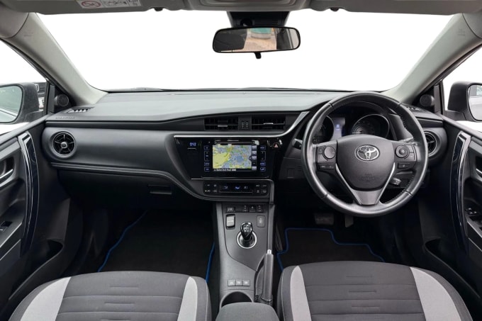 2017 Toyota Auris