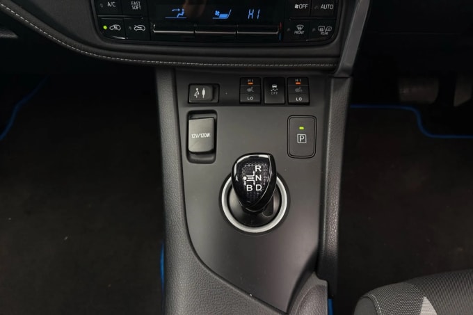 2017 Toyota Auris