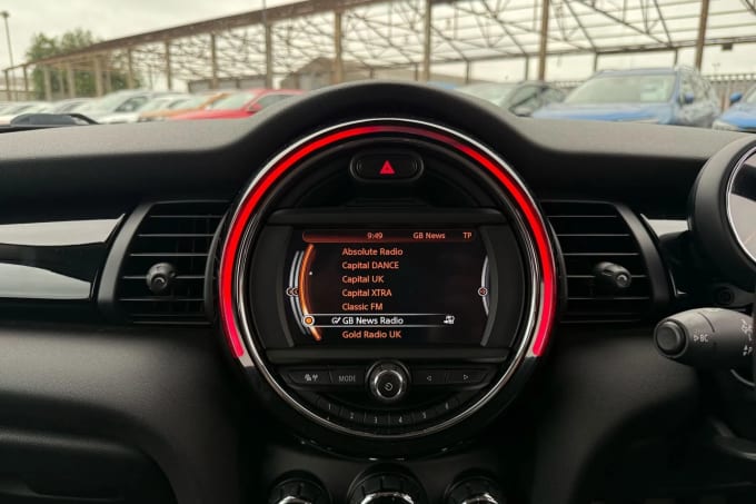 2017 Mini Hatch