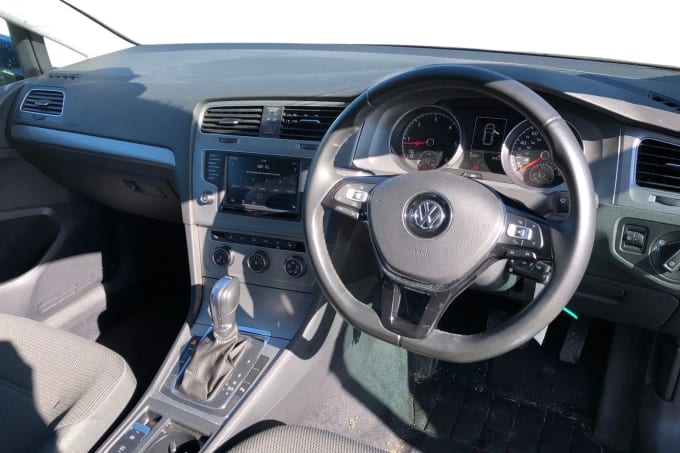 2017 Volkswagen Golf