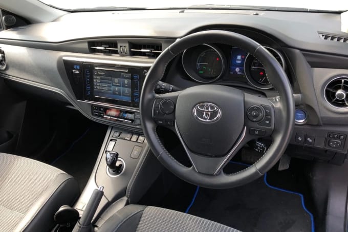 2017 Toyota Auris