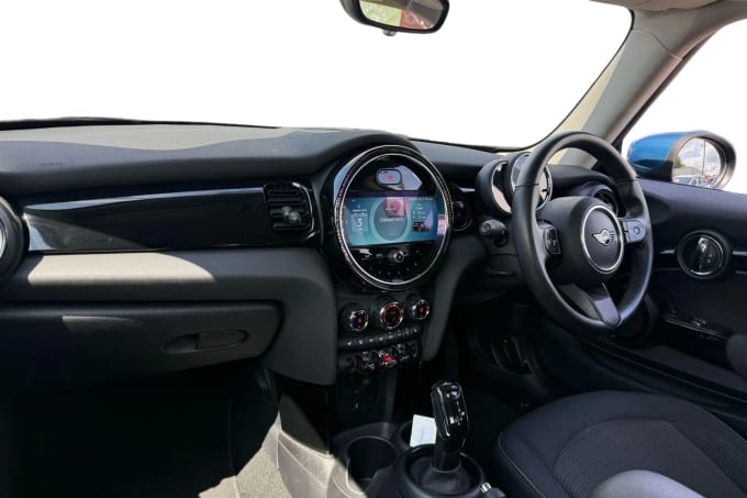 2022 Mini Hatch