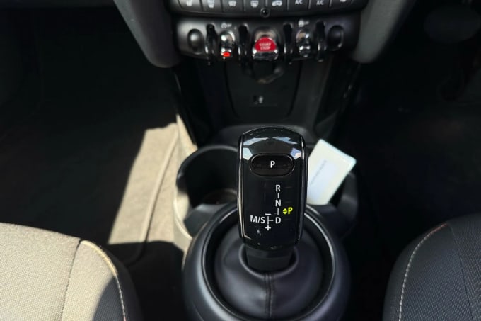2022 Mini Hatch