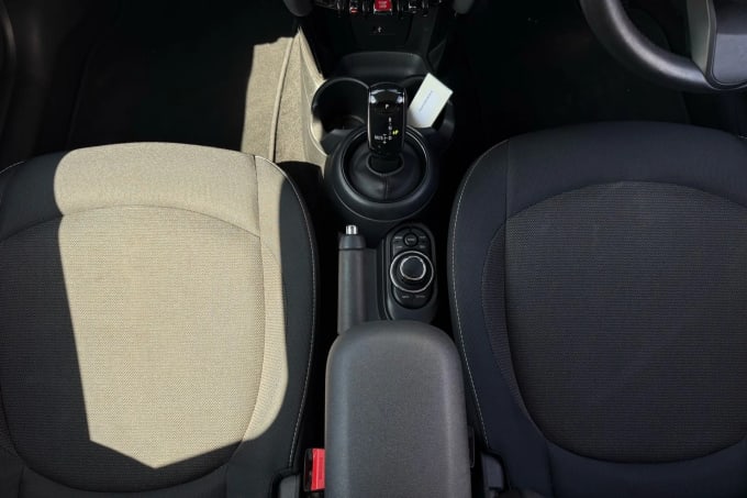 2022 Mini Hatch