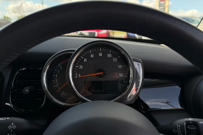 2022 Mini Hatch