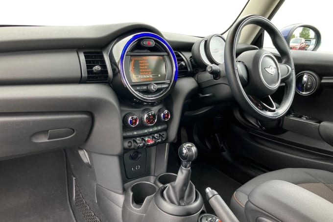 2017 Mini Hatch