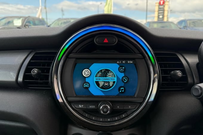 2019 Mini Hatch