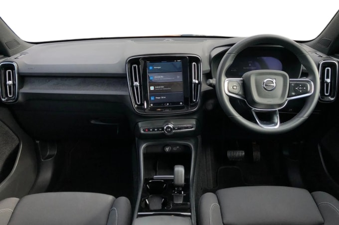 2023 Volvo C40