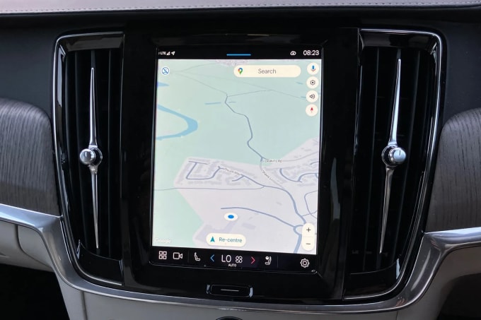 2022 Volvo V90