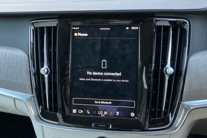 2022 Volvo V90