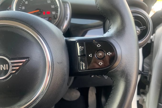 2022 Mini Hatch