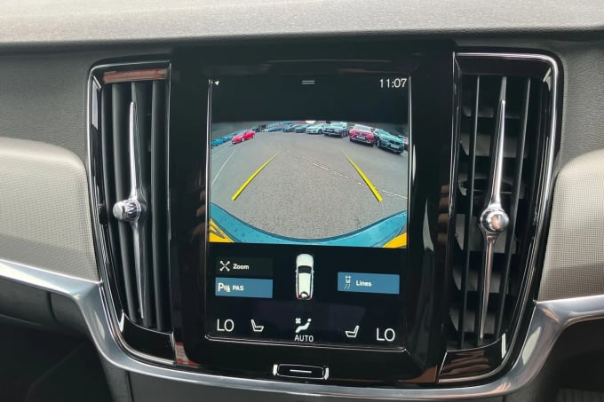 2021 Volvo V90